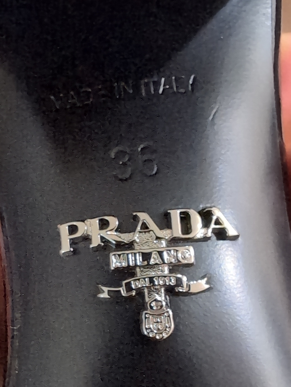 Prada Black Patent Leather Women's Shoes - Picture 7 of 7